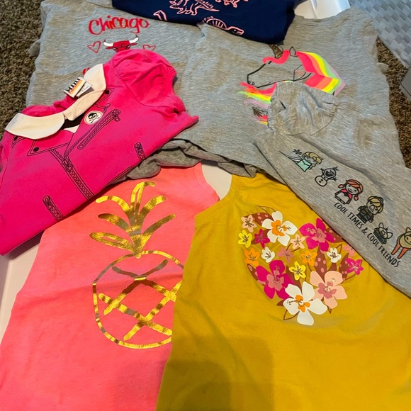 Other - 5 T-shirts 2 tank tops